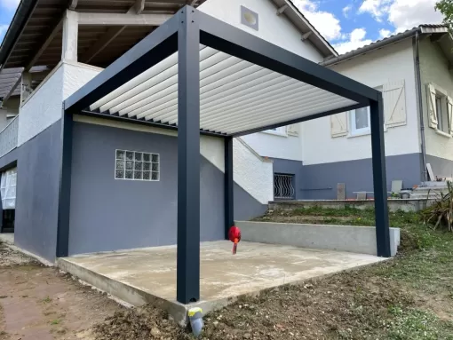 Installation de pergola bioclimatique en aluminium à Réalville, Nègrepelisse, Alu Project