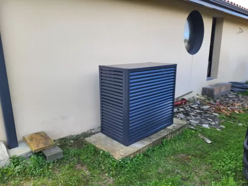 Installation d’un cache clim en aluminium à Montauban, Nègrepelisse, Alu Project