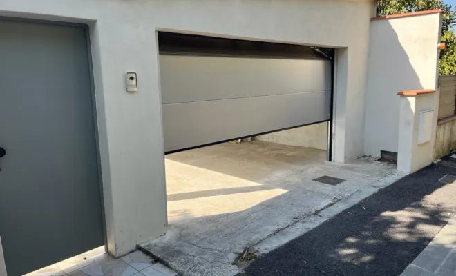 Installation d’une porte de garage à Nohic, Nègrepelisse, Alu Project